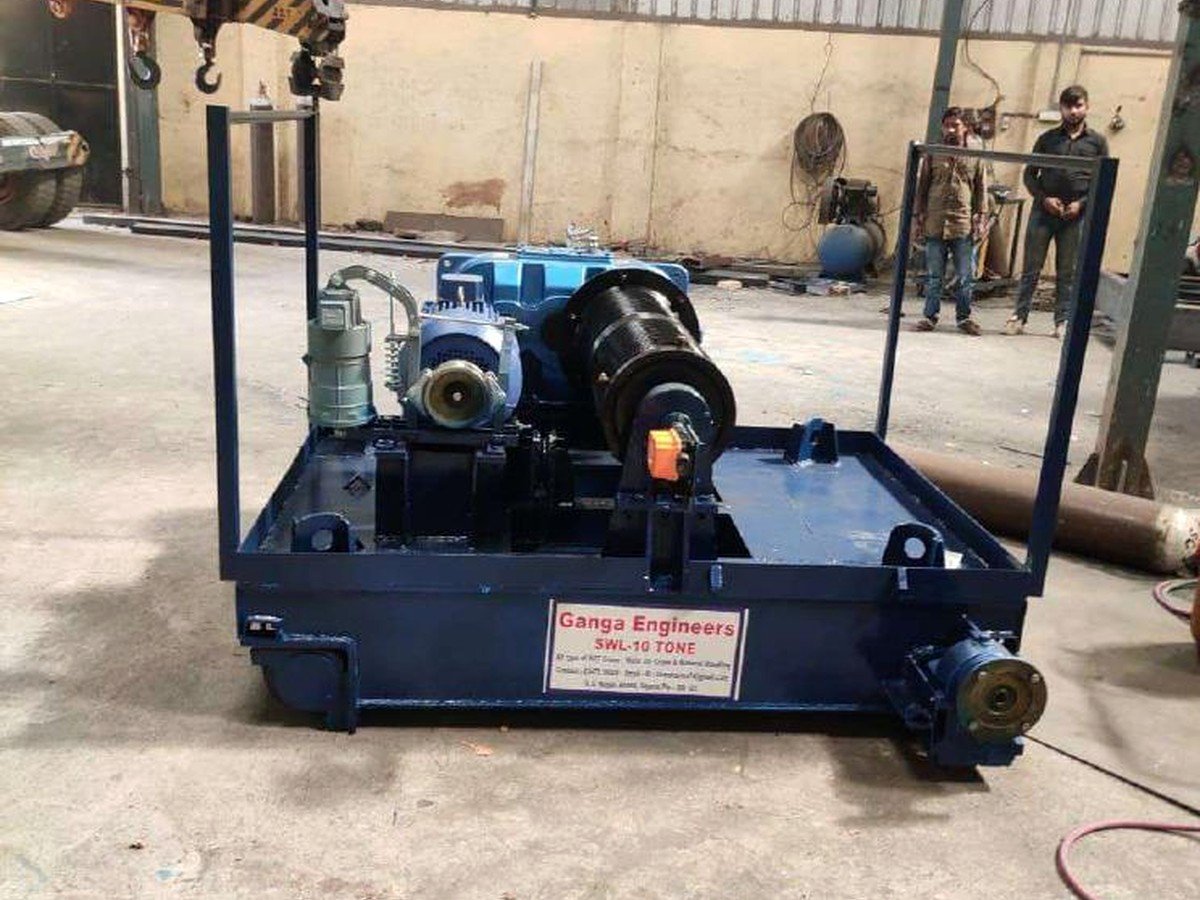 Electric industrial hoist